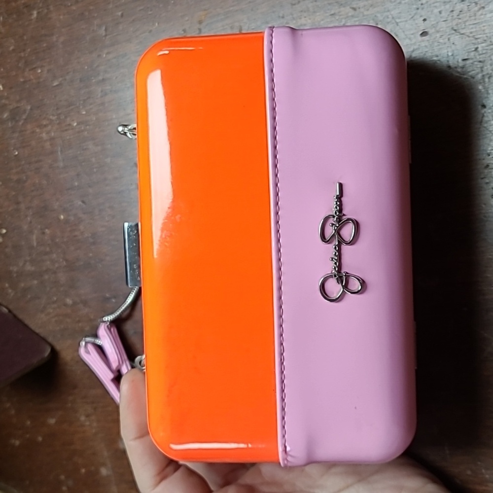 Jessica Simpson hard clutch - Picture 2 of 6